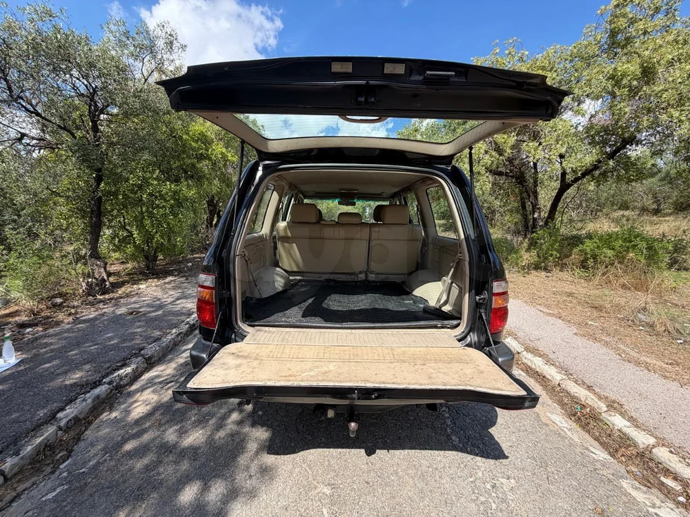 Toyota Land Cruiser