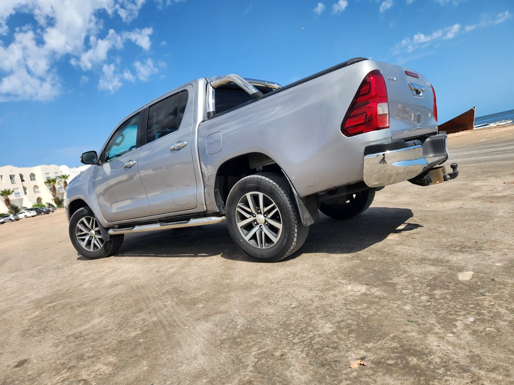 Carte voiture Toyota Hilux