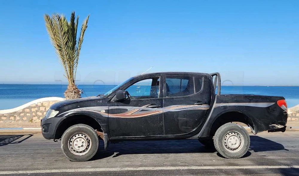 Carte voiture Mitsubishi L200