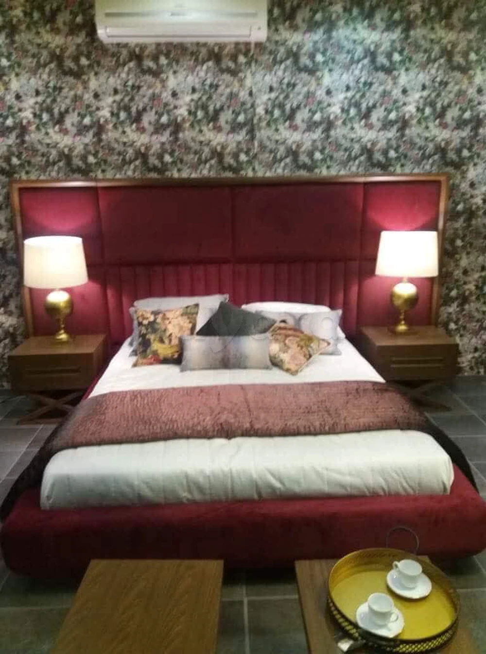 À VENDRE – CHAMBRE À COUCHER HAUT DE GAMME