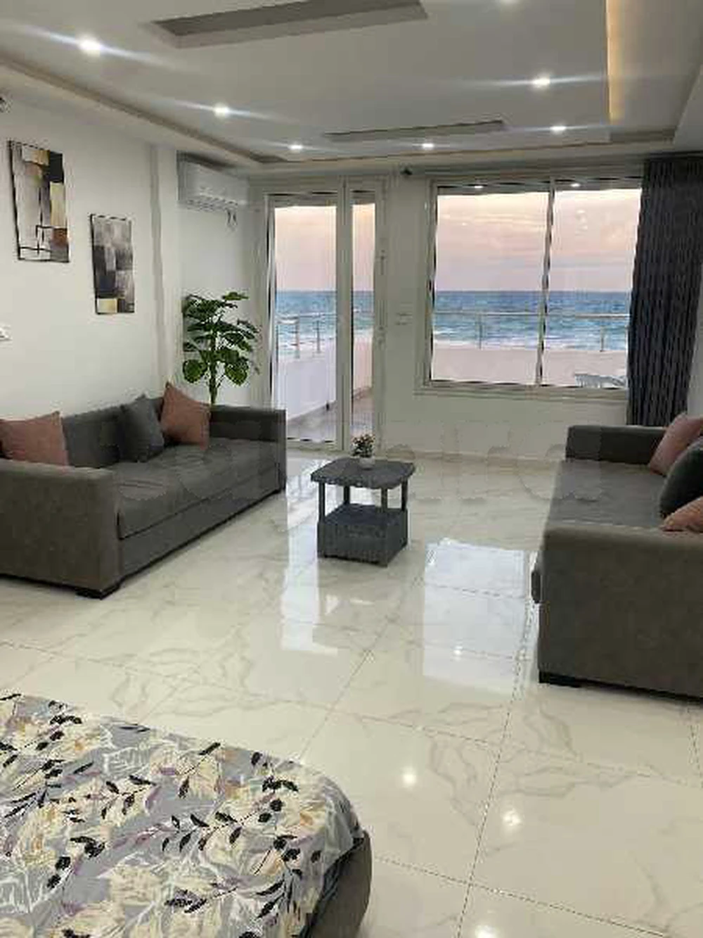 A louer villa S+4 EL hajeb rejiche mahdia vue sur mer