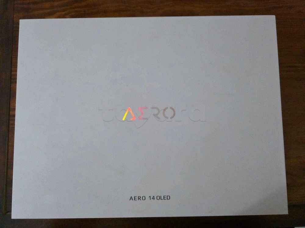 PC Portable GIGABYTE AERO 14 OLED - i7-13620H / RTX 4050 / 16Go / 2To SSD