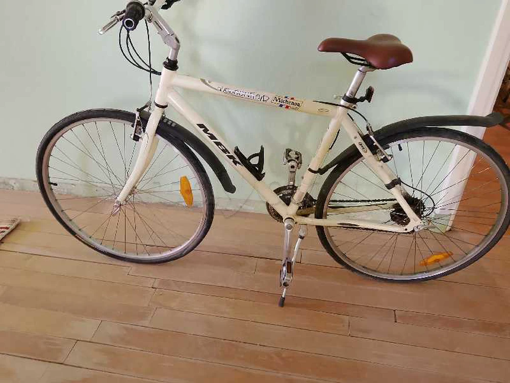 trois vélos très bonne état