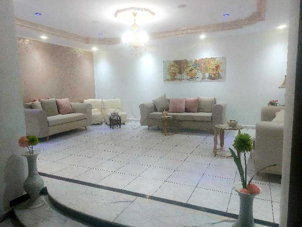 🏡 À Vendre – Villa récente S+4 de 300 m² avec potentiel R+2 au cœur de la Manouba – à proximité de la station de métro Slimene Kehia.