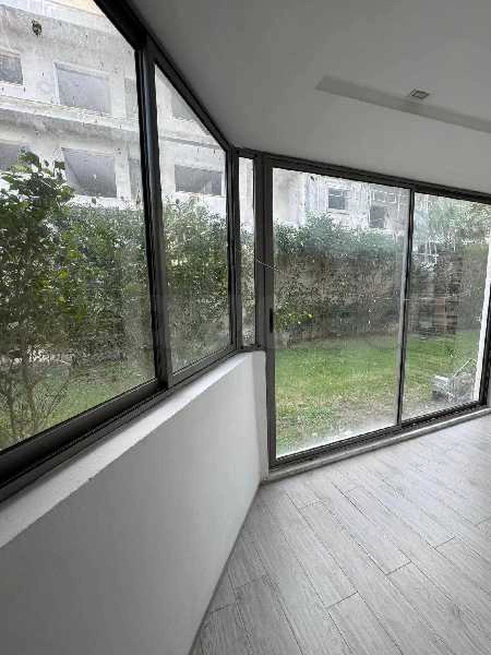 MENZAH 9 C : APPARTEMENT S+2 AU REZ DE CHAUSSURES À LOUER