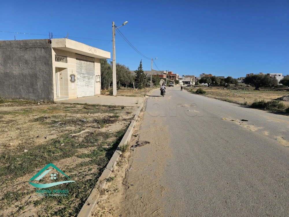 Terrain 400 m² à cité Tahert Kelibia