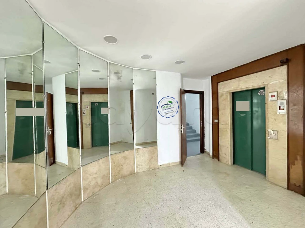 A louer immeuble R7 Sup 1200m² 28 bureaux Lafayette