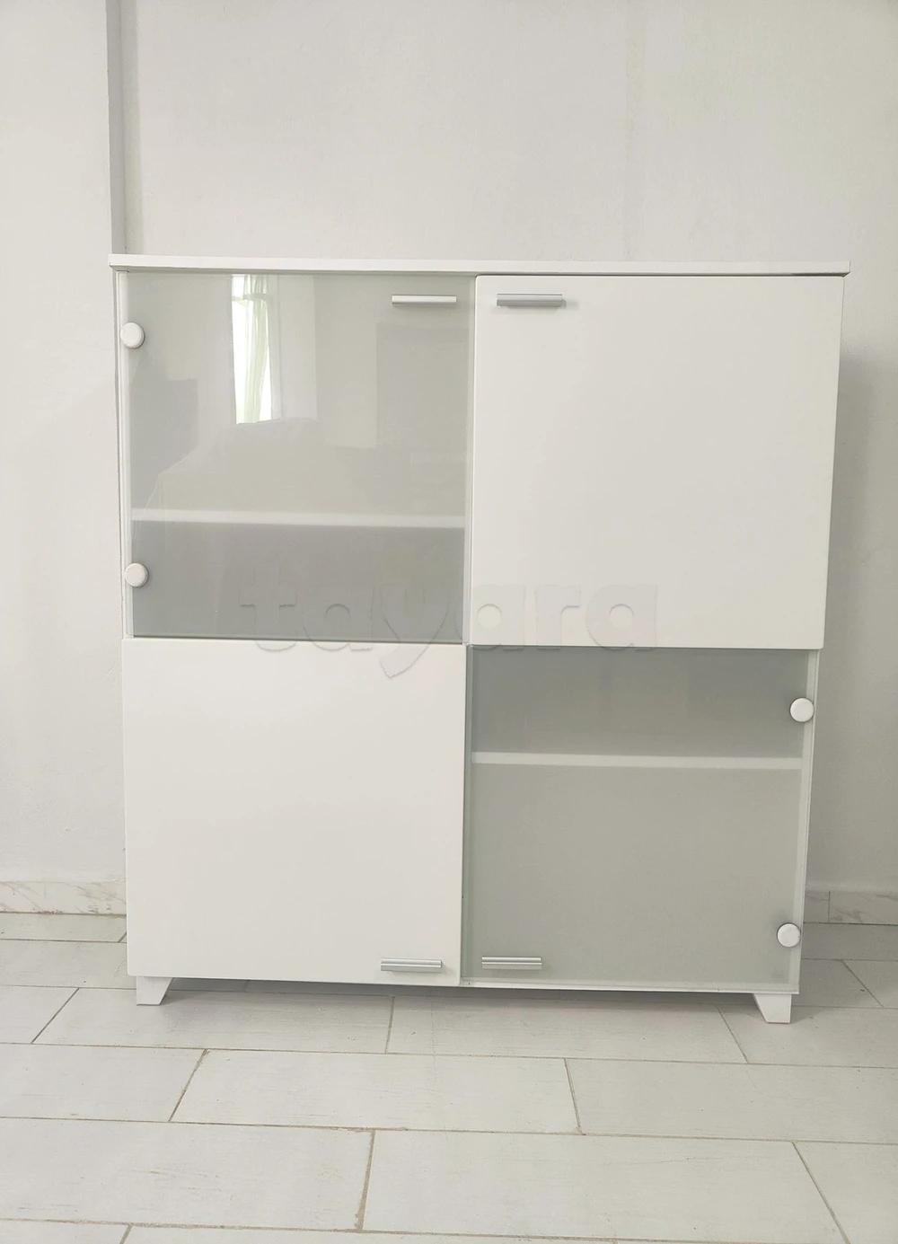 Armoire