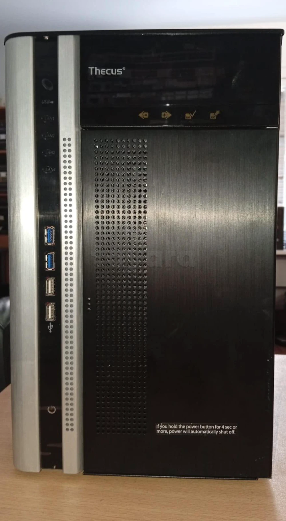 Serveur de Stockage & Sauvegarde Thecus N8850 (Multi-Gigabit RJ45 + HDMI + USB 3.0)