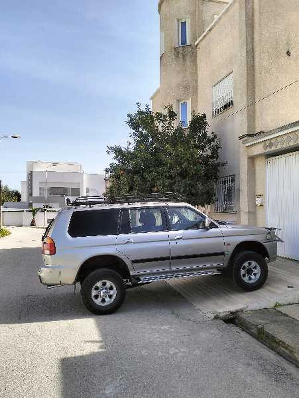 Carte voiture Mitsubishi Pajero Sport