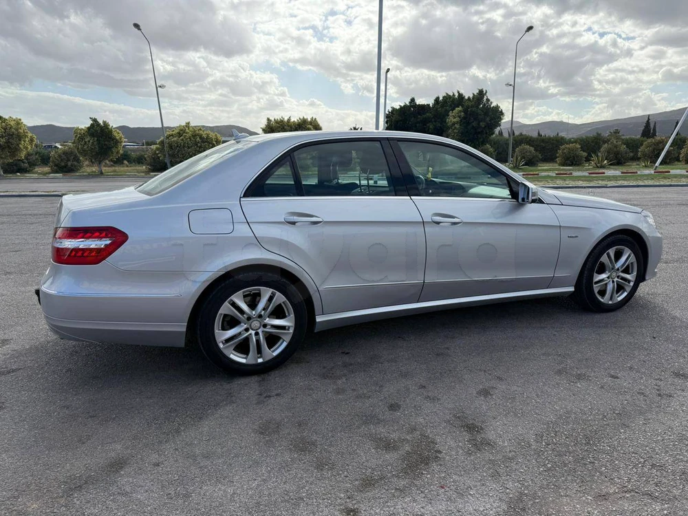 Carte voiture Mercedes-Benz Classe E