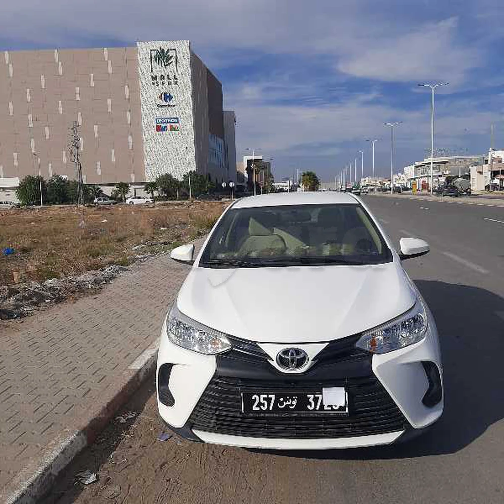 Carte voiture Toyota Yaris Verso