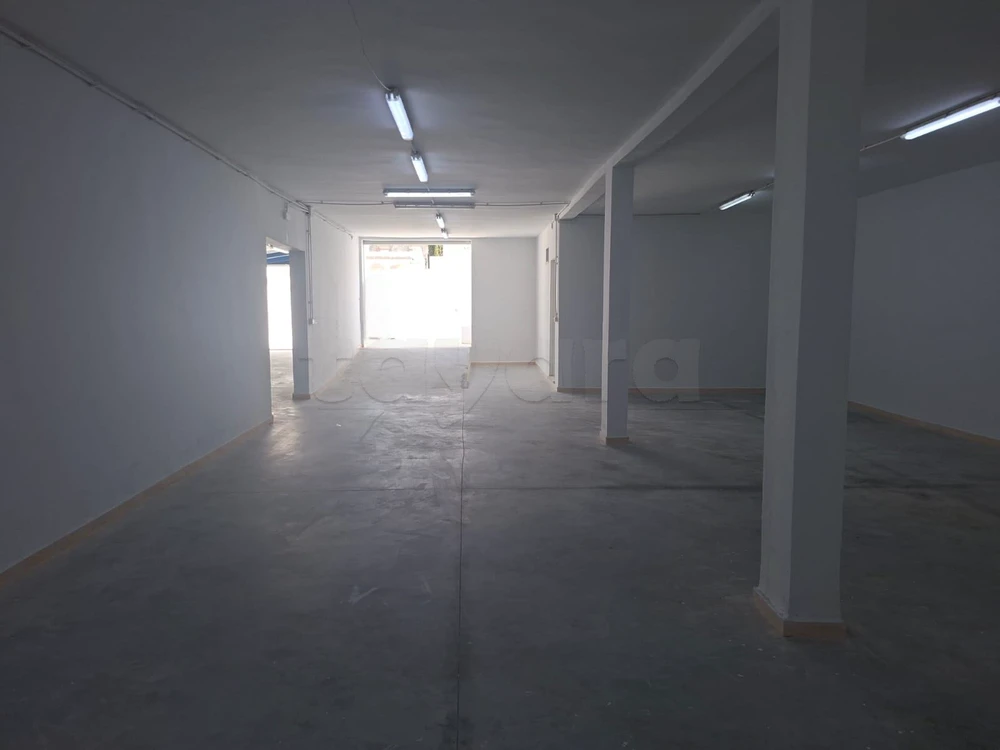 Dépôt neuf à la Soukra 320m²