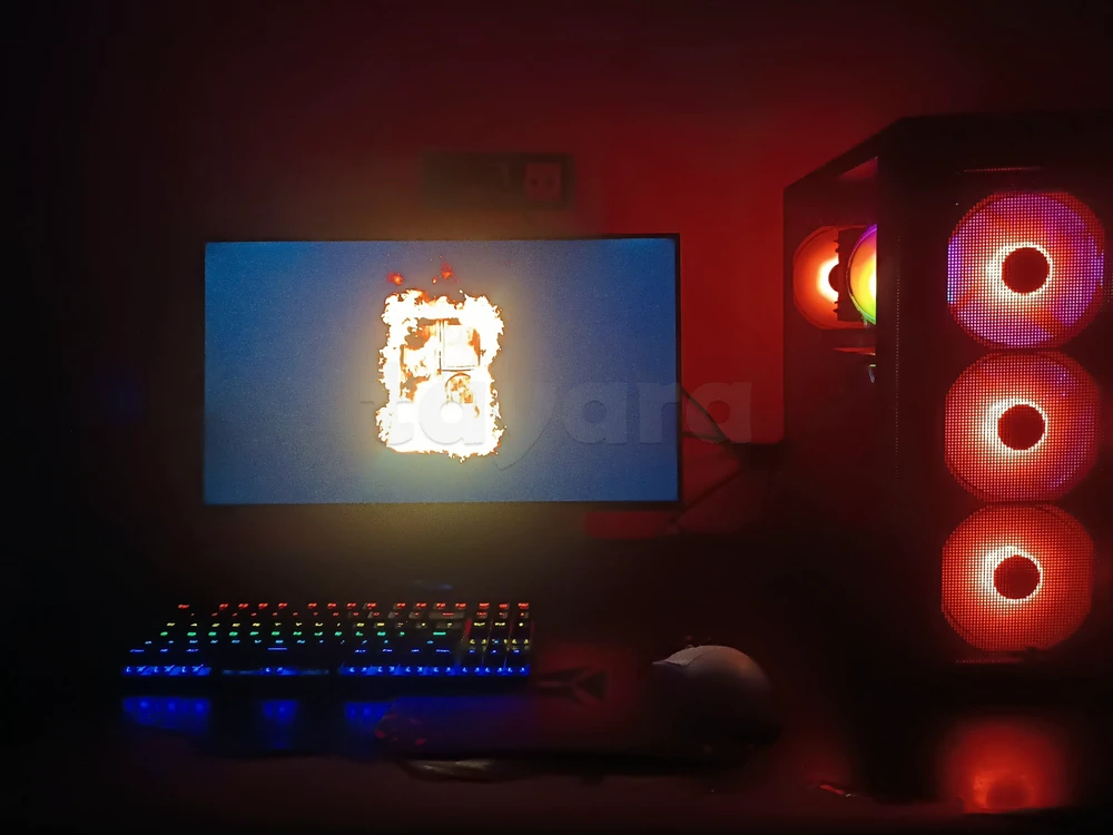 Pc gamer +ecran + souris+clavier gamer