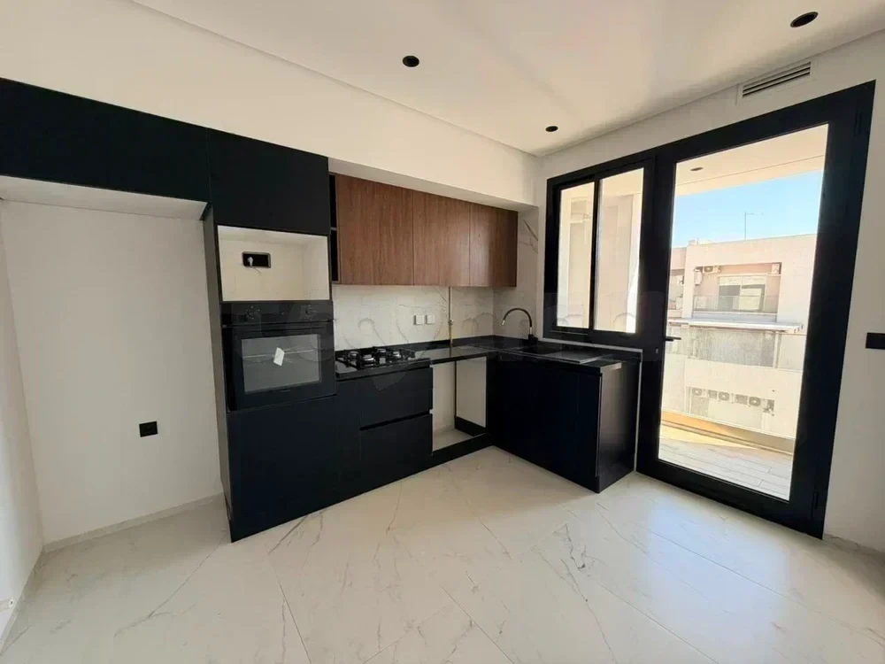 A vendre un appartement s+2 bonne orientation chez promoteur disponible immédiatement a la nouvelle soukra