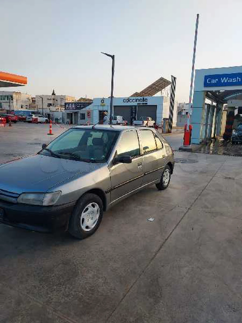 Peugeot 306