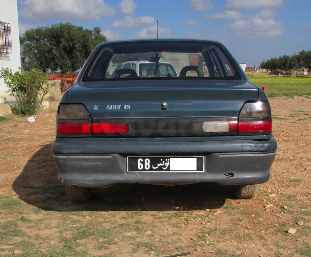 Renault 19