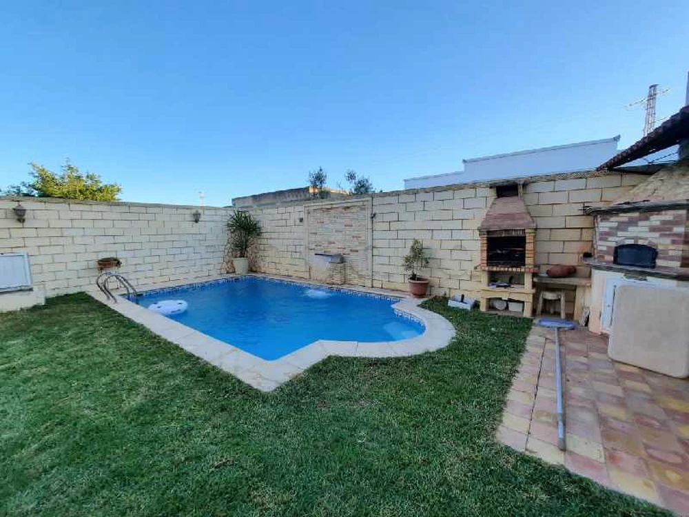 Villa spacieuse avec piscine