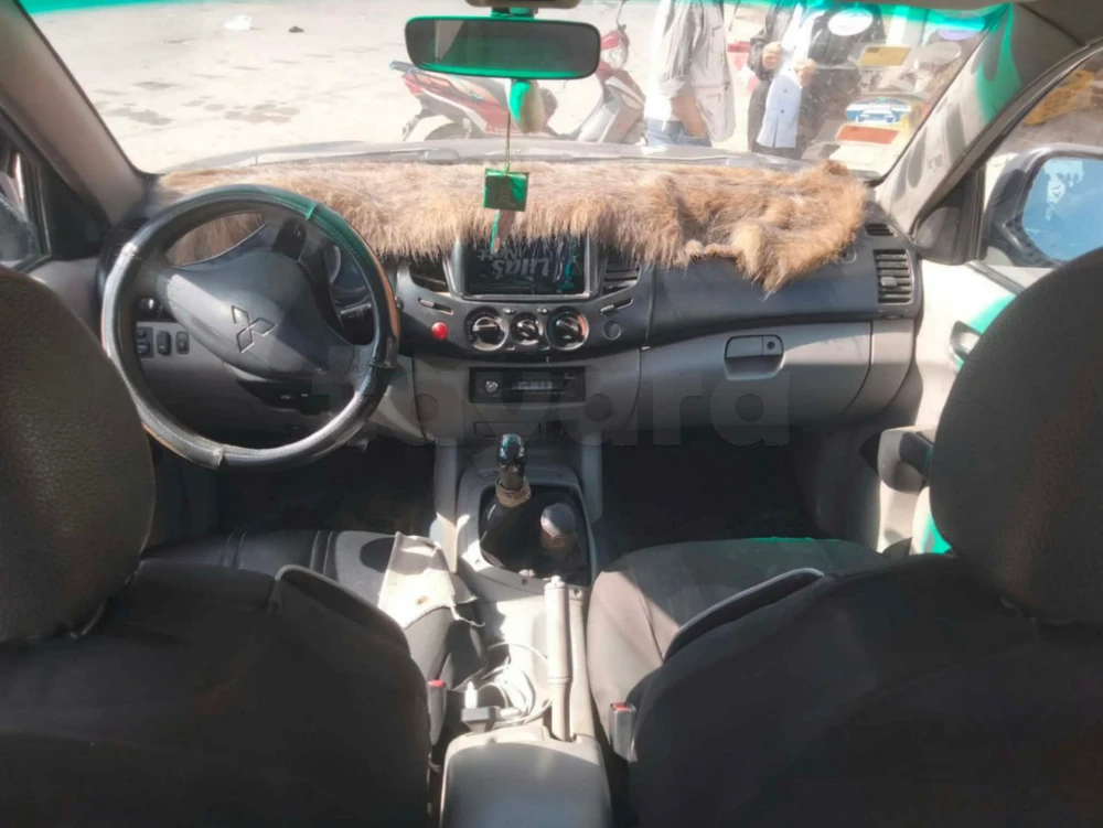 Mitsubishi L200
