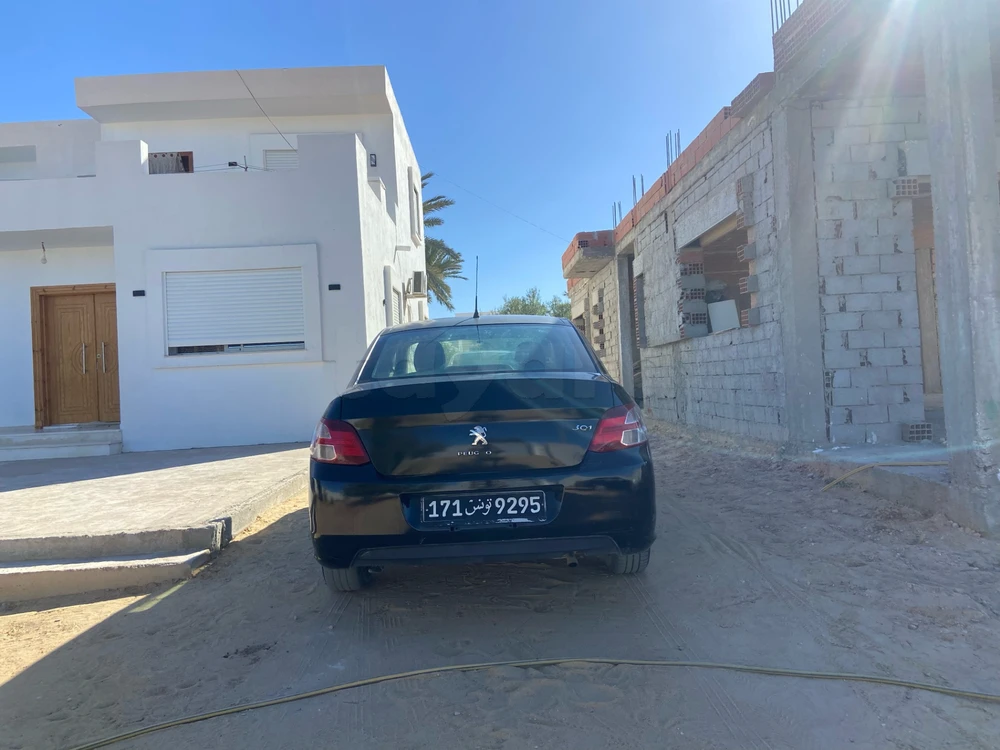 Peugeot 301