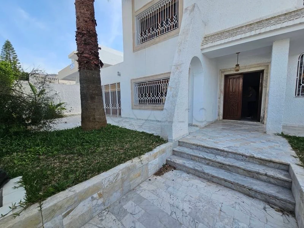 📍 MENZAH 9A : À VENDRE – VILLA DE PRESTIGE