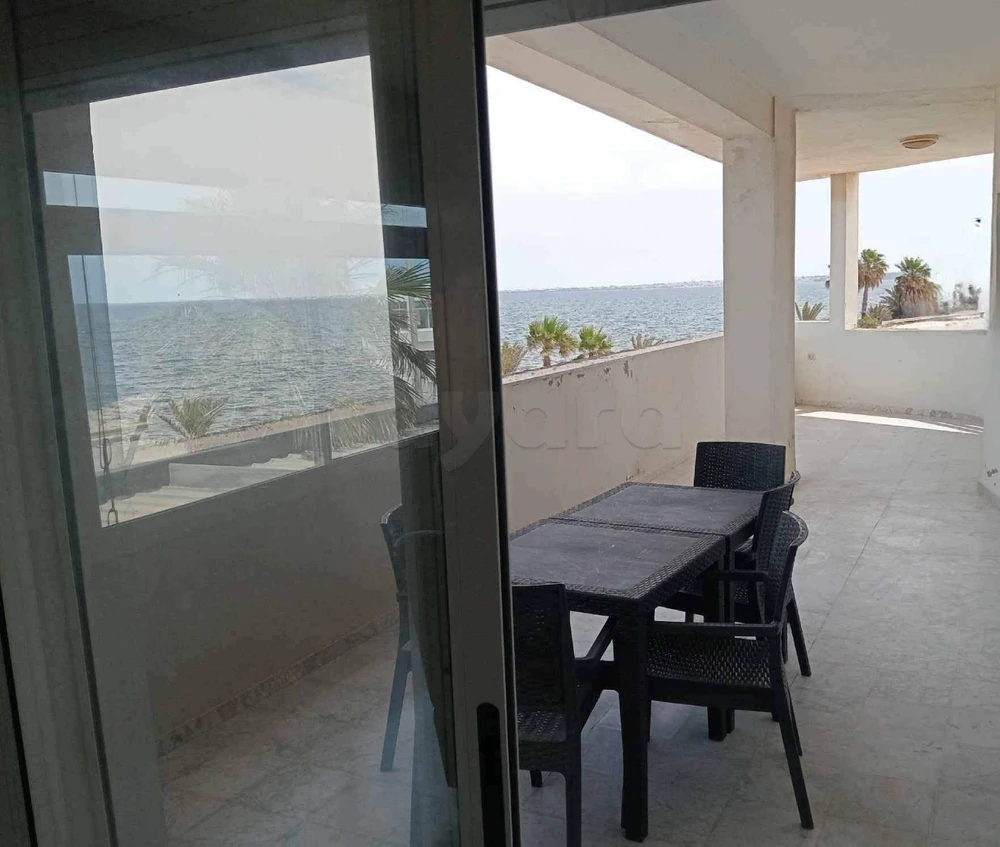BUREAU VUE SUR MER