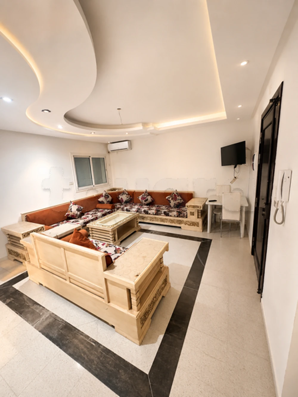 🌊 Appartement 2 Chambres avec Vue Mer Partielle – Idéal pour les Familles 🌴