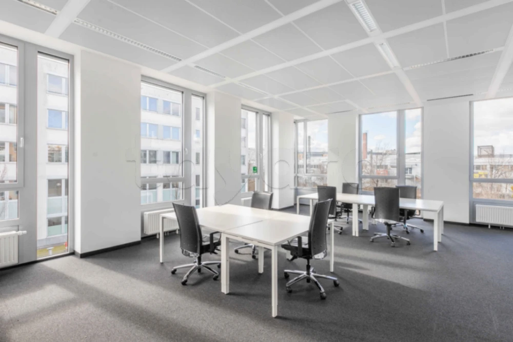 Espace de bureau ouvert tout compris pour vous-même et votre équipe à Tunis, Access Building Lac II