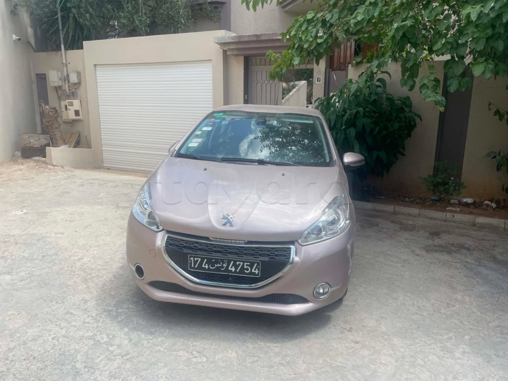 Peugeot 208