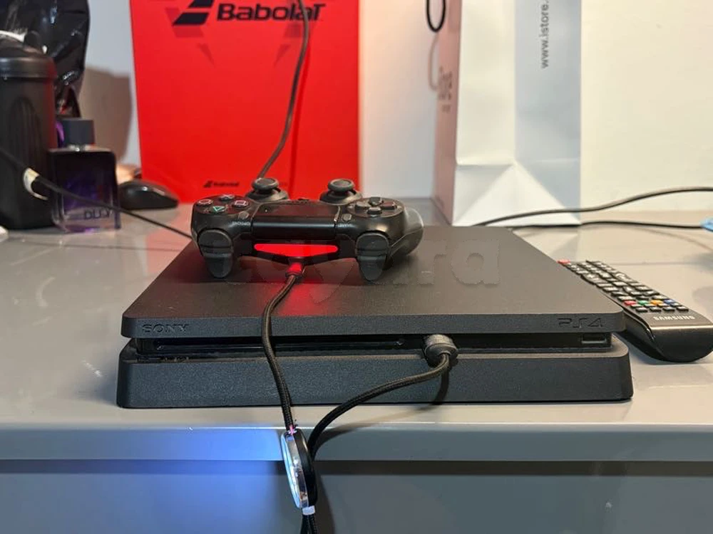 Ps4 slim 1To