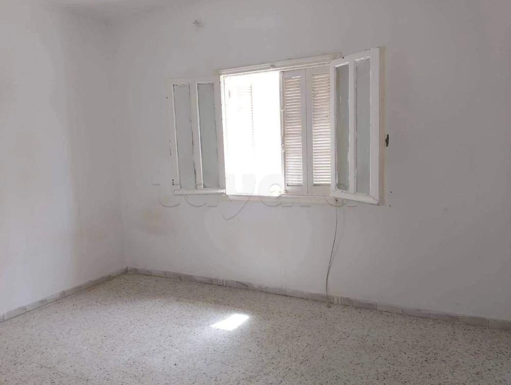 A VENDRE UN APPARTEMENT S+1 AU RDC A EZZAHRA