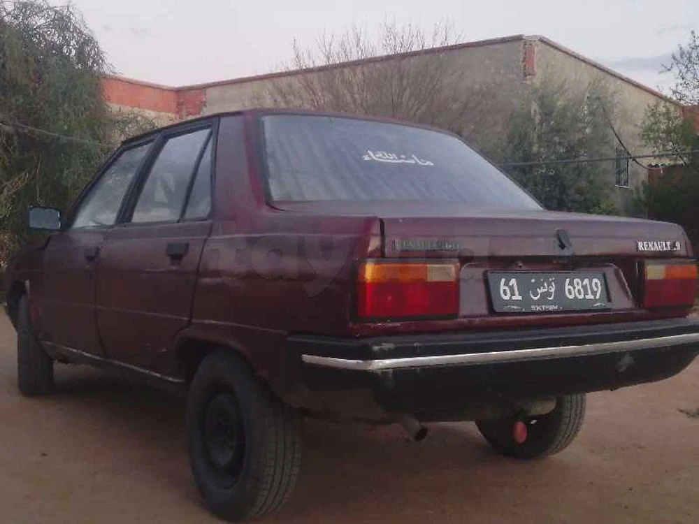 Renault R9