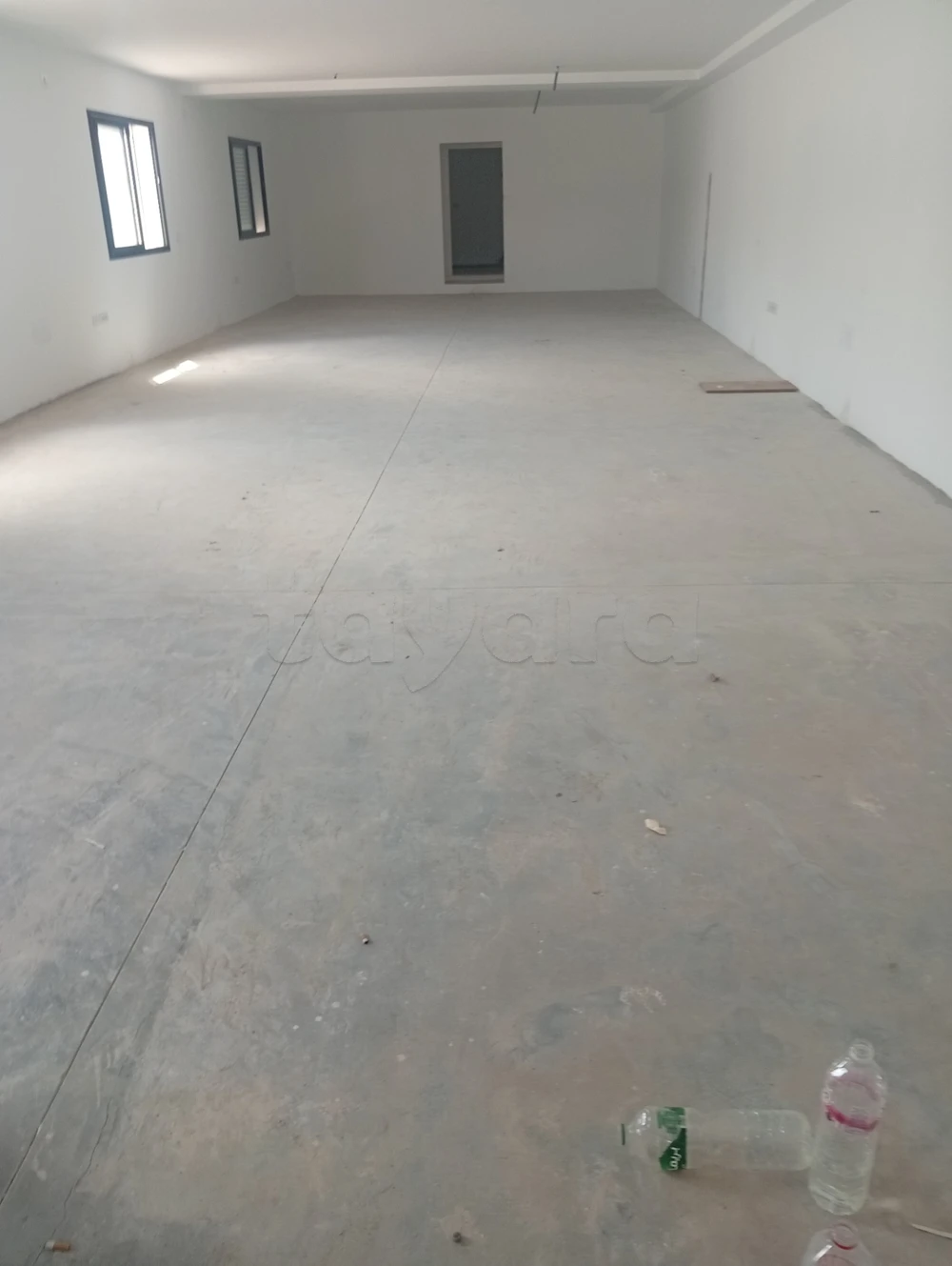 location charguia1 plateforme 450m² parking