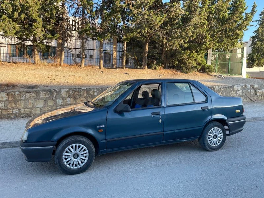 Renault 19