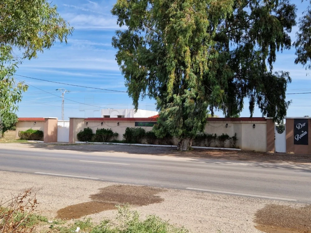 À vendre domaine de loisirs équipé – 13 620 m² près de Hammamet