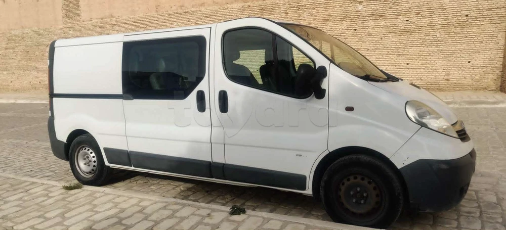Carte voiture Opel Vivaro