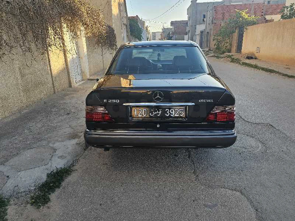 Mercedes-Benz 250