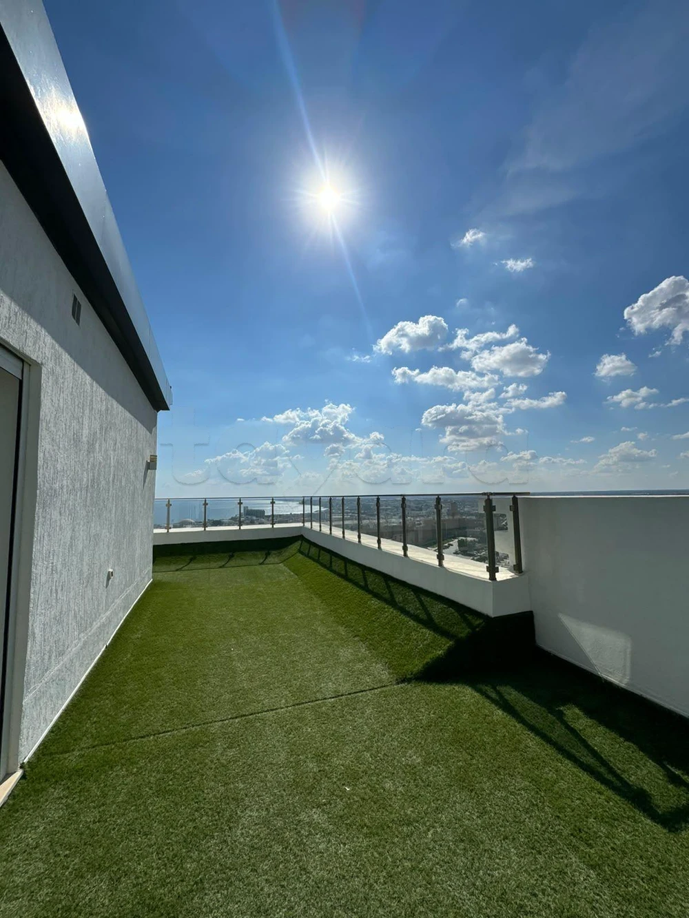 Magnifique penthouse S+3 richement meublé