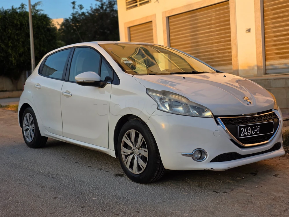 Carte voiture Peugeot 208