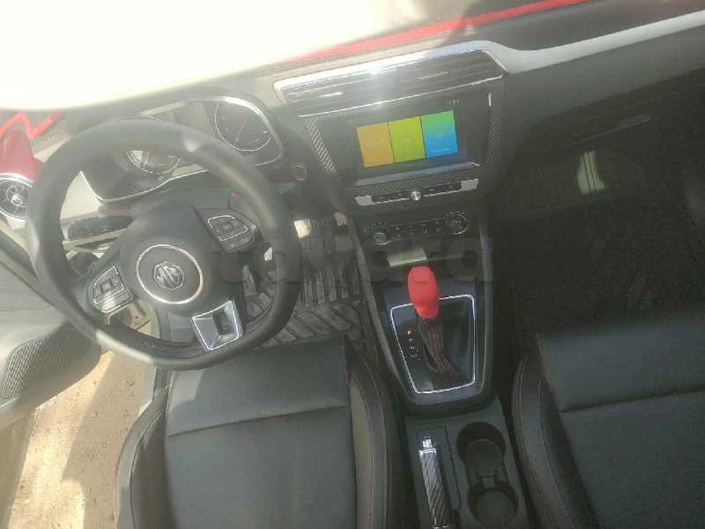 Carte voiture MG ZS