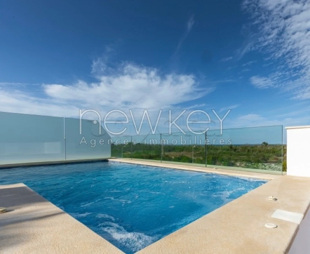 Magnifique villa à Gammarth avec piscine et une vue dégagée