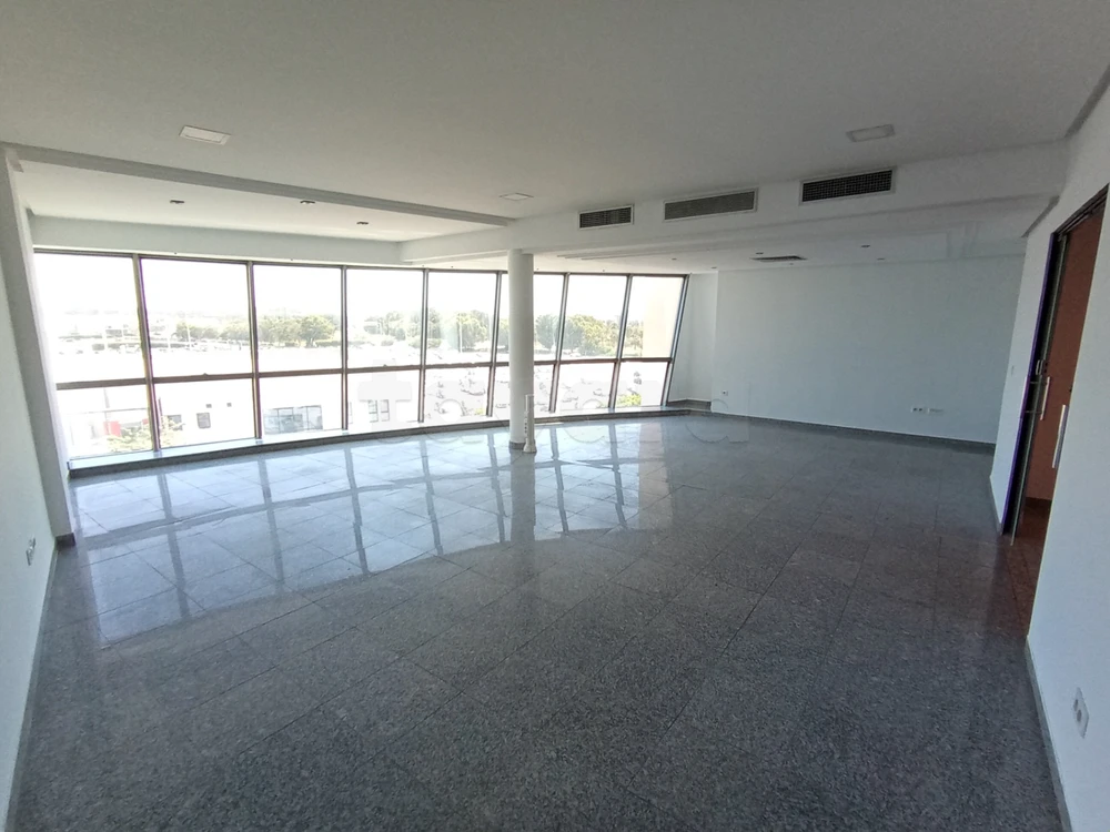 À louer – Bureau ~110 m² avec grand Open Space + Bureau de Direction– Tanit Center