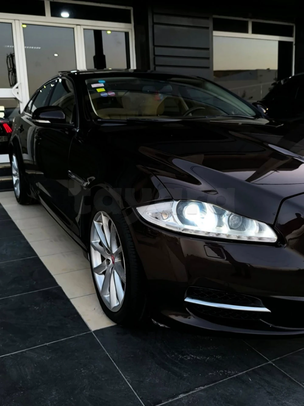 Jaguar XJ