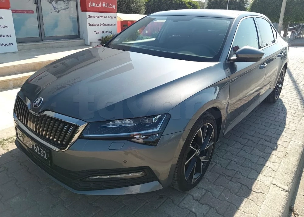 Carte voiture Skoda Superb