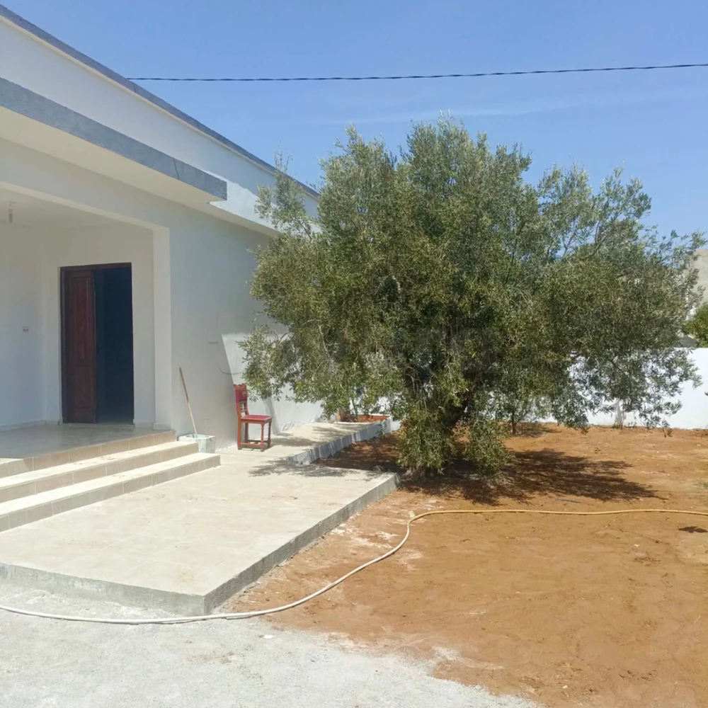 AV maison de 500m pas loin de hammamet yasmine 99202001