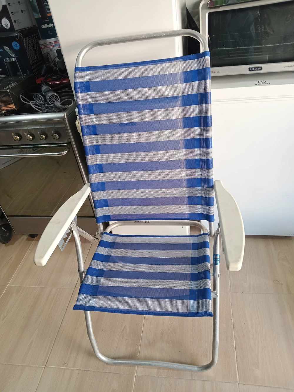 chaise aluminium reglable et pliable en bon eta