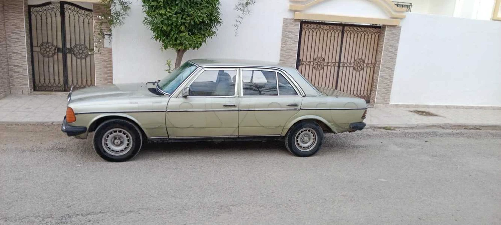 Carte voiture Mercedes-Benz 220