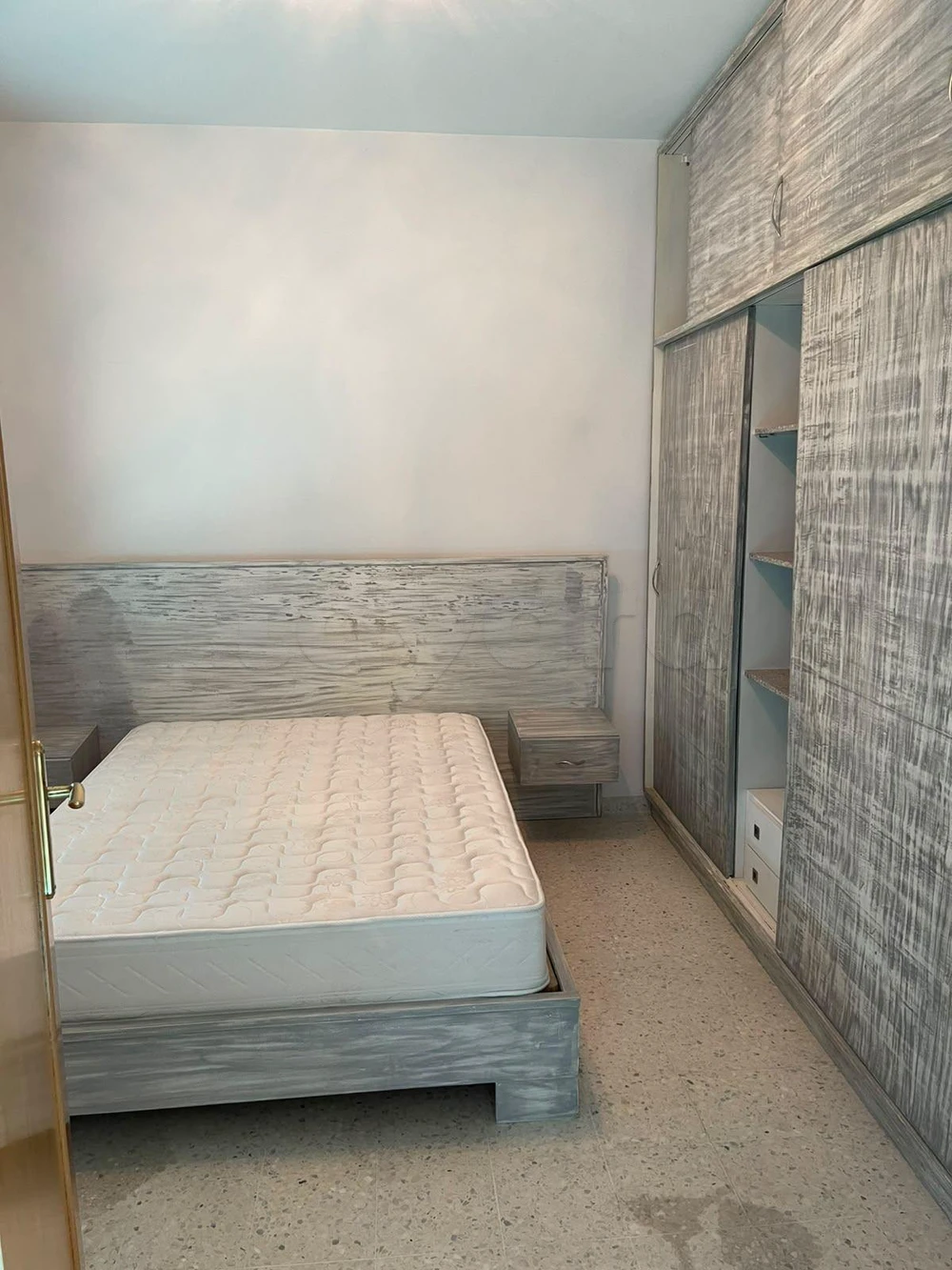 📢 A louer un ravissant et spacieux studio S+1 à Riadh Landalous 📢