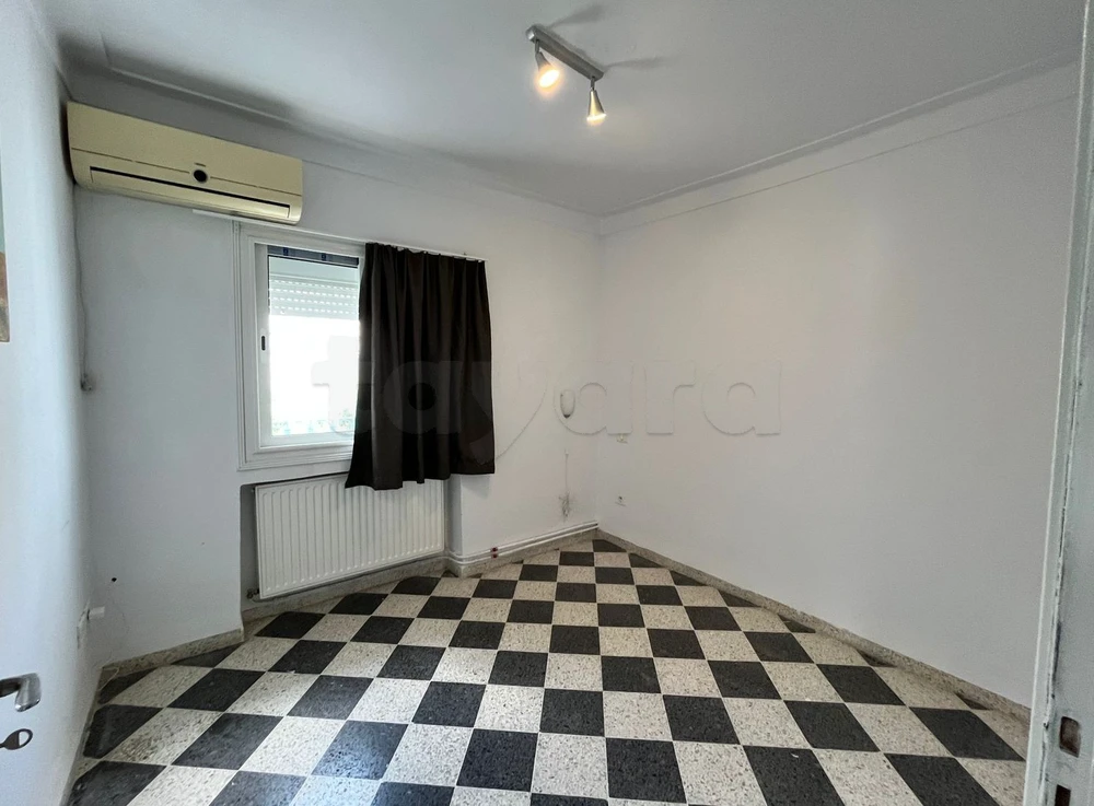 A louer à l'année un spacieux appartement S3