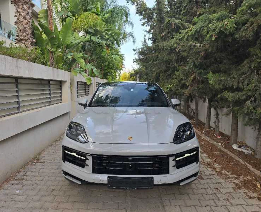🇩🇪 PORSCHE CAYENNE 2025 COUPÉ 20.000km🇩🇪
 🔥🔥 Voiture Unique 🔥🔥
 
👌On accepte l'échange des voitures 2913 00 12
 1ere main / peinture d'origine/ full led / full option /Toit panoramique ouvrant ....

📍 AFFAIRE AUTO, Route de la Marsa (GP9), à côté de la BH
